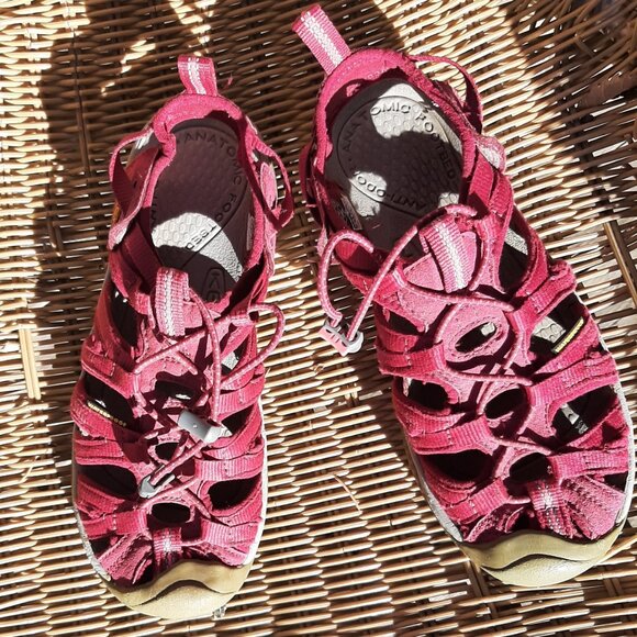 KEEN Women's Whisper Sandals Waterproof Beet Red/ Honeysuckle Size 6 - Picture 2 of 7